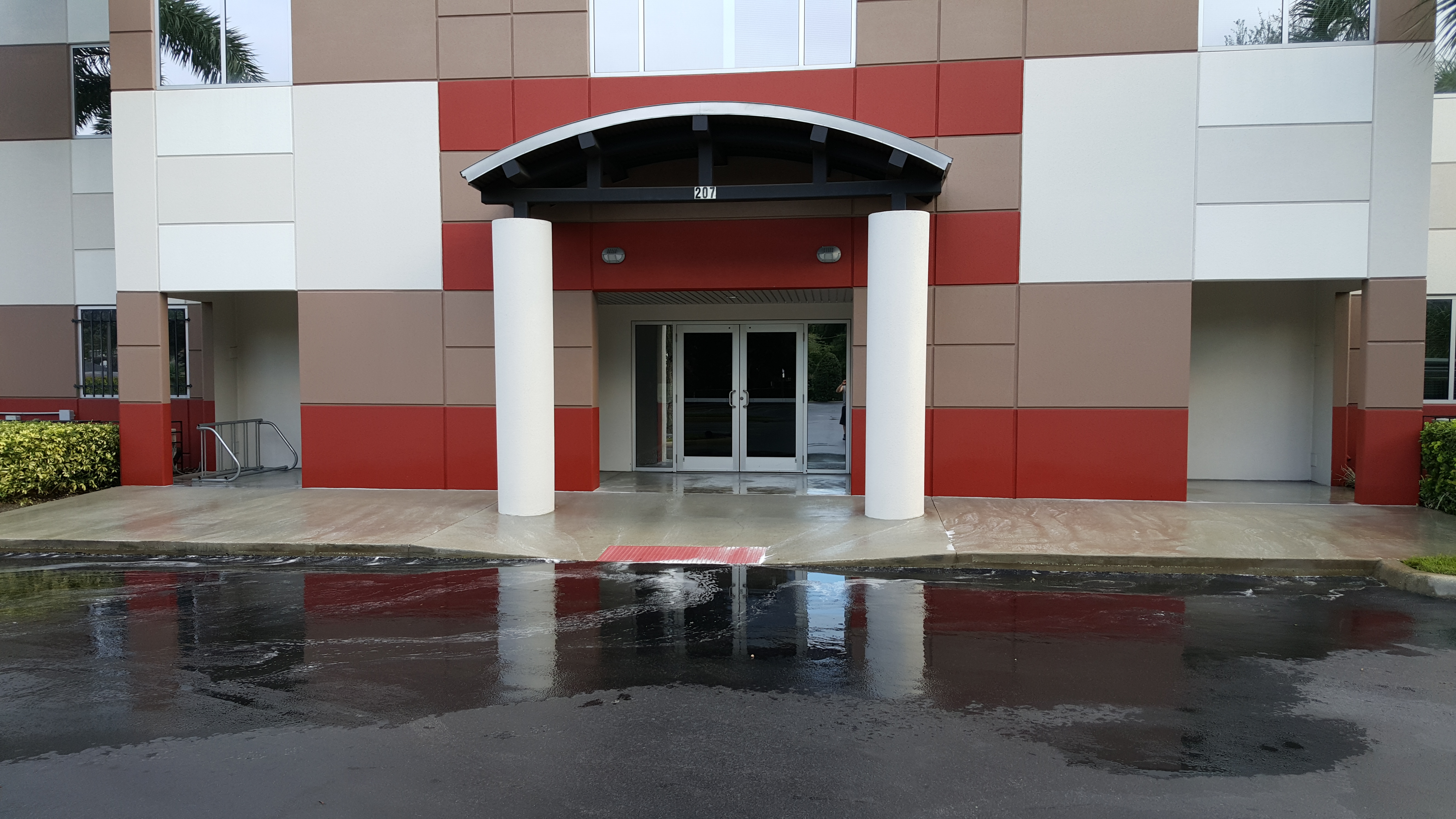 Commercial Pressure Washing 3LM Roof Cleaning Orlando FL